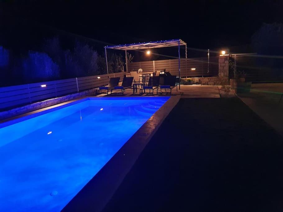 Villa Sheila With Private Pool Roumelí 外观 照片