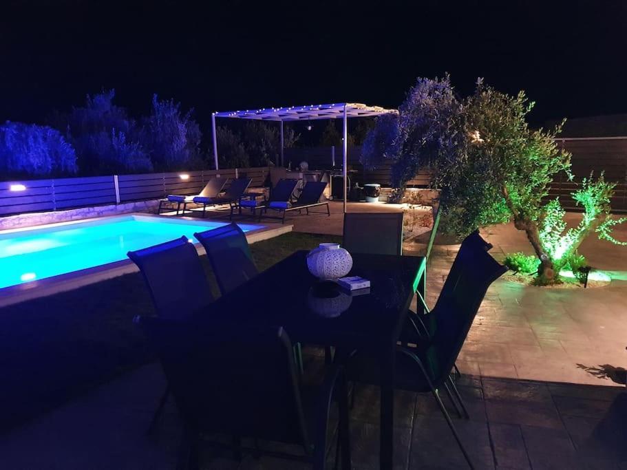 Villa Sheila With Private Pool Roumelí 外观 照片