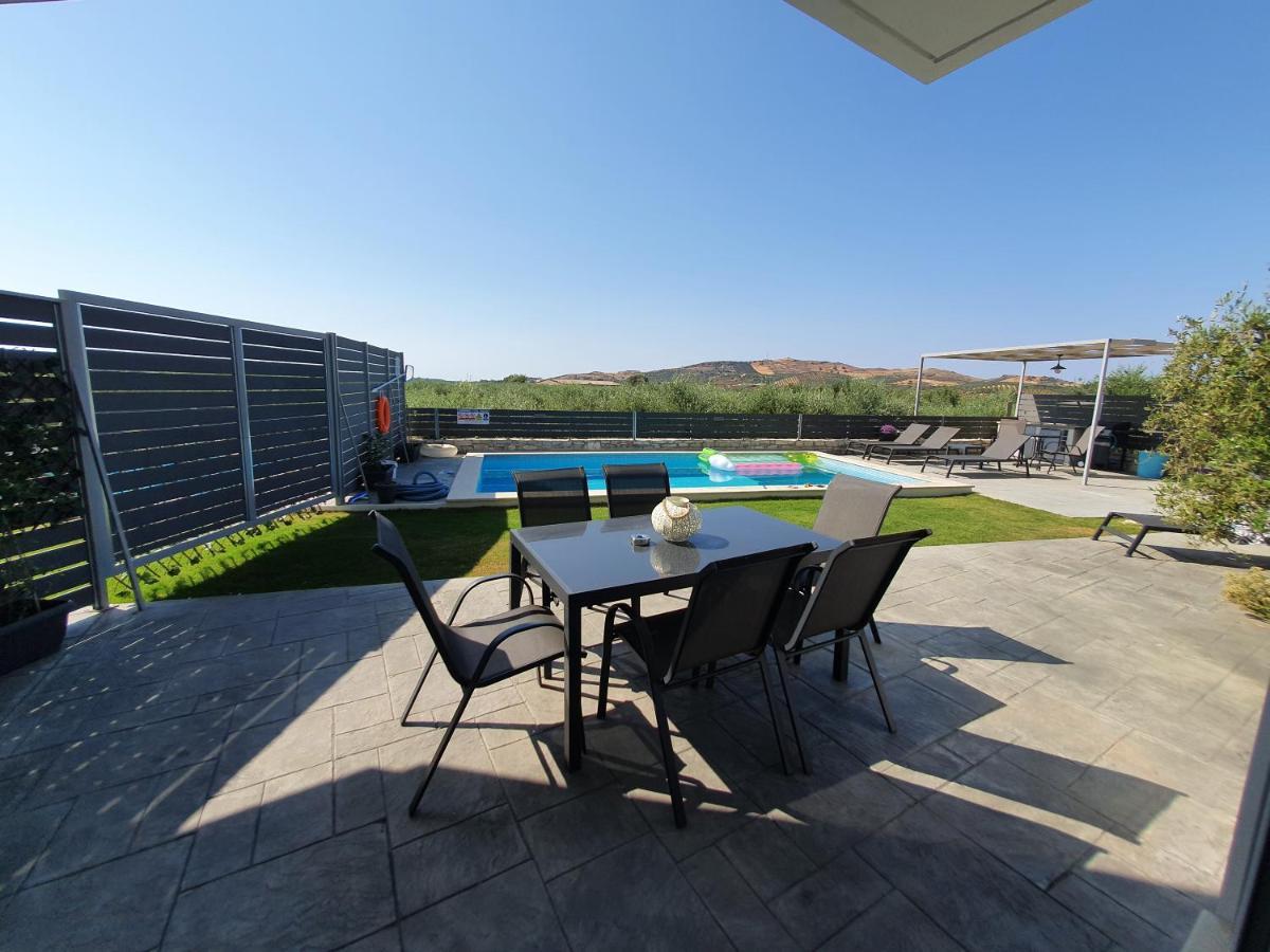Villa Sheila With Private Pool Roumelí 外观 照片