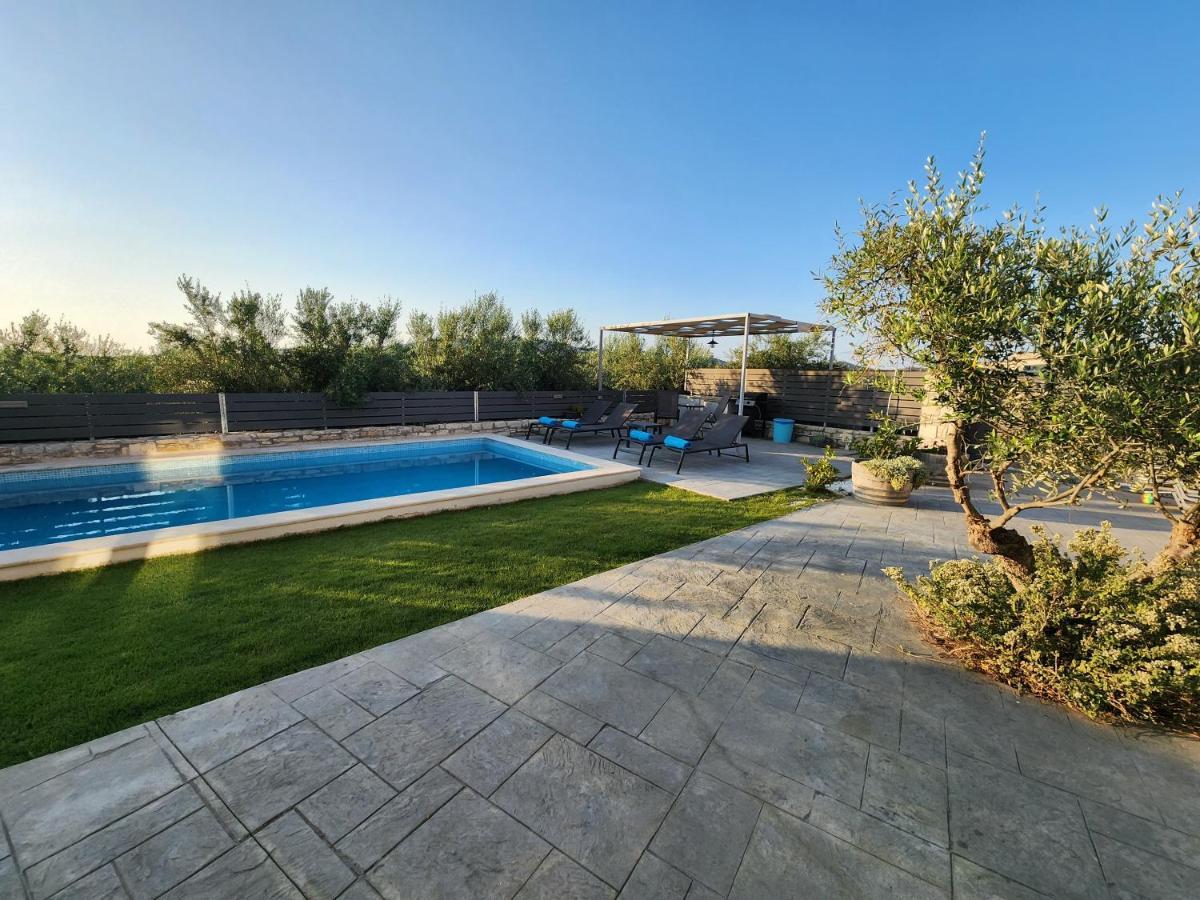 Villa Sheila With Private Pool Roumelí 外观 照片