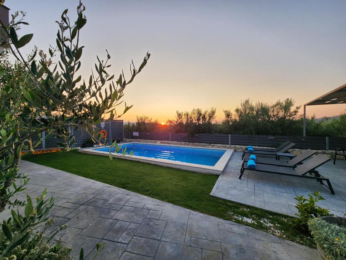 Villa Sheila With Private Pool Roumelí 外观 照片