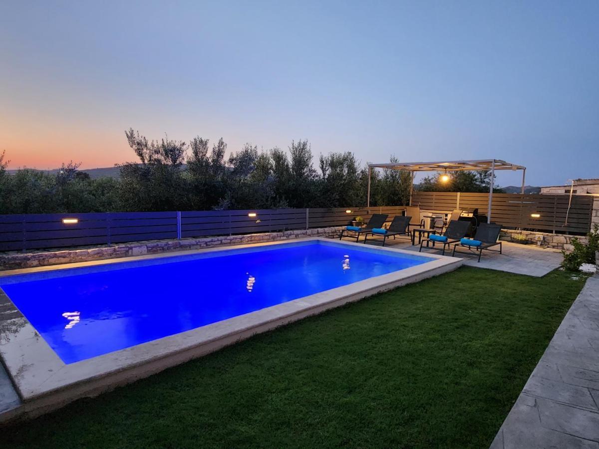 Villa Sheila With Private Pool Roumelí 外观 照片