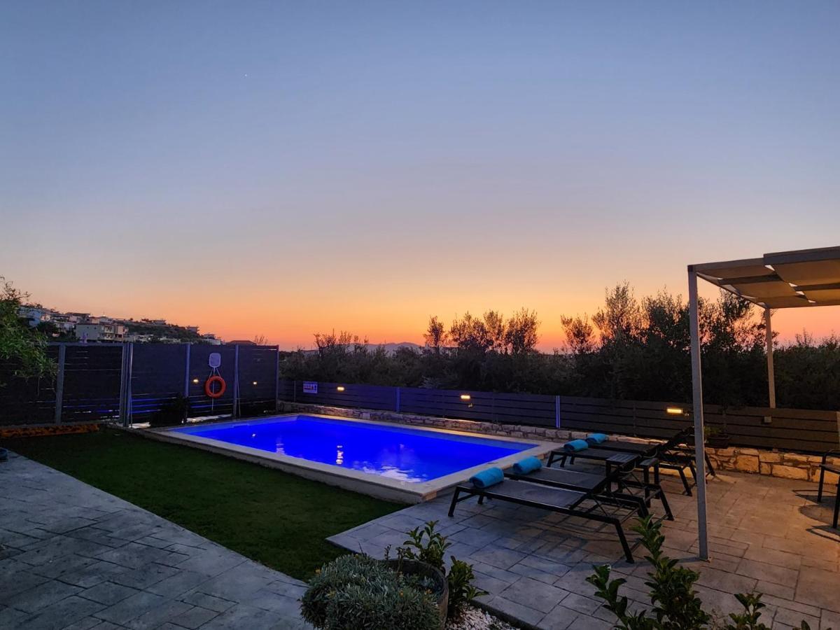 Villa Sheila With Private Pool Roumelí 外观 照片
