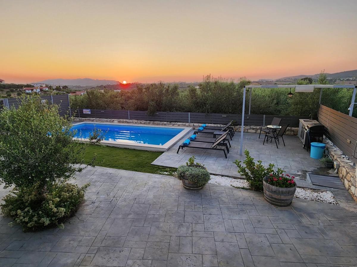 Villa Sheila With Private Pool Roumelí 外观 照片